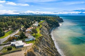 @ Marbella Lane - Seas the Bay Sanctuary