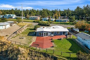 @ Marbella Lane - Seas the Bay Sanctuary