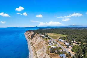 @ Marbella Lane - Seas the Bay Sanctuary