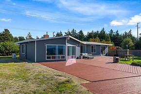 @ Marbella Lane - Seas the Bay Sanctuary