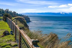 @ Marbella Lane - Seas the Bay Sanctuary