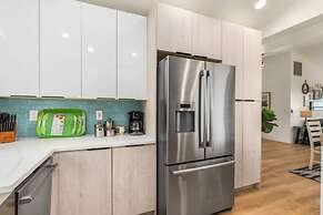 @ Marbella Lane Wave HS W/ev Charger, Oceanfront!