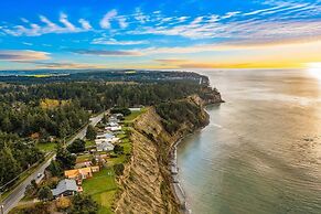 @ Marbella Lane Wave HS W/ev Charger, Oceanfront!