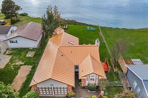 @ Marbella Lane Wave HS W/ev Charger, Oceanfront!