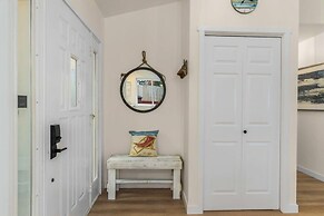 @ Marbella Lane Wave HS W/ev Charger, Oceanfront!