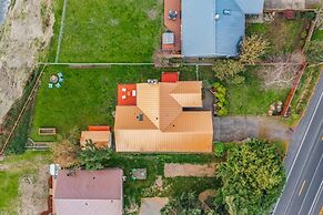 @ Marbella Lane Wave HS W/ev Charger, Oceanfront!