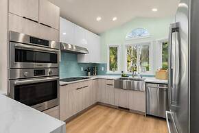 @ Marbella Lane Wave HS W/ev Charger, Oceanfront!