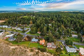 @ Marbella Lane Wave HS W/ev Charger, Oceanfront!