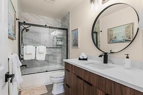 @ Marbella Lane Wave HS W/ev Charger, Oceanfront!