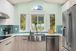 @ Marbella Lane Wave HS W/ev Charger, Oceanfront!