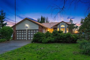 @ Marbella Lane Wave HS W/ev Charger, Oceanfront!