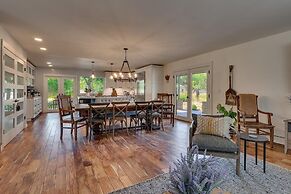 @ Marbella Lane - Eccentric 4BR Modern Ranch Home