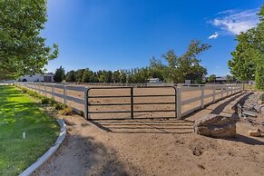 @ Marbella Lane - Eccentric 4BR Modern Ranch Home