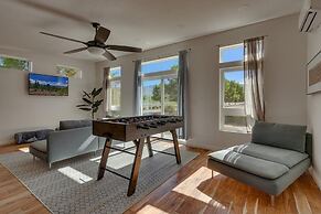 @ Marbella Lane - Eccentric 4BR Modern Ranch Home