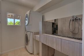 @ Marbella Lane - Eccentric 4BR Modern Ranch Home
