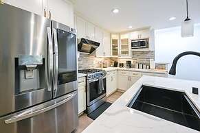 @ Marbella Lane - Exquisite Home 3BR