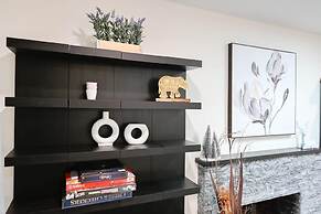 @ Marbella Lane - Exquisite Home 3BR