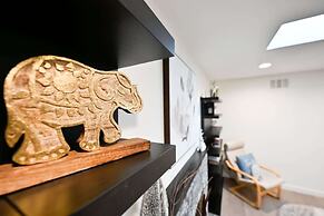 @ Marbella Lane - Exquisite Home 3BR