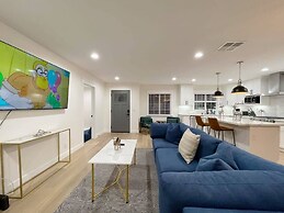 @ Marbella Lane - Contemporary Sophisticated Home