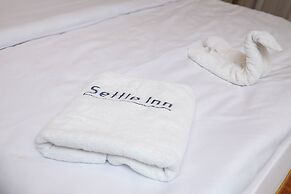 Settle Inn Al Rehab City