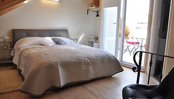 Room-room With the City and sea View