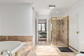 @ Marbella Lane - Vibrant 5BR Home in Daly City