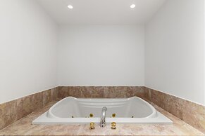 @ Marbella Lane - Vibrant 5BR Home in Daly City