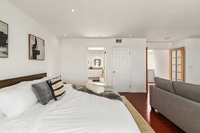 @ Marbella Lane - Vibrant 5BR Home in Daly City