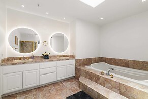 @ Marbella Lane - Vibrant 5BR Home in Daly City