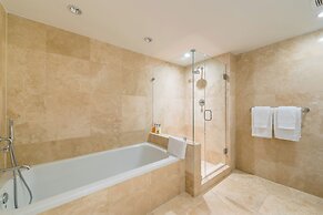 1 Hotel & Homes Private Luxury Suites