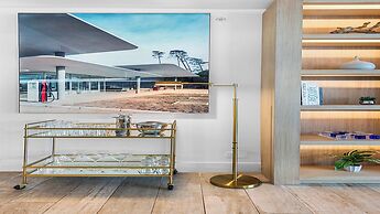 1 Hotel & Homes Private Luxury Suites