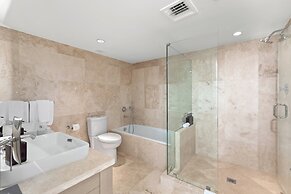 1 Hotel & Homes Private Luxury Suites