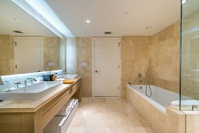 1 Hotel & Homes Private Luxury Suites