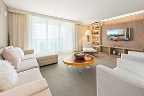 1 Hotel & Homes Private Luxury Suites