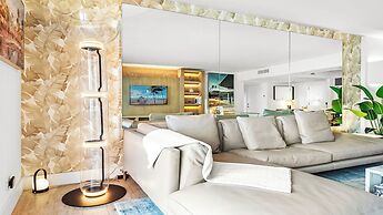 1 Hotel & Homes Private Luxury Suites