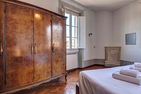 Palestro Apartment by Mamo Florence