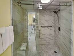 Edgewater Tower III #403