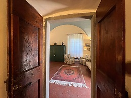 Wine Apartments Florence Lawrence