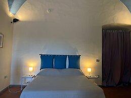 Wine Apartments Florence Lawrence
