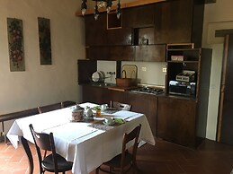 Wine Apartments Florence Lawrence