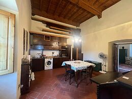 Wine Apartments Florence Lawrence