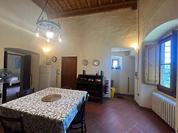 Wine Apartments Florence Lawrence