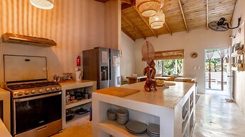 Kibayo Lagoon Villa With Palm Tree Garden Lagoon