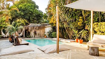 Kibayo Lagoon Villa With Palm Tree Garden Lagoon