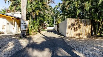 Kibayo Lagoon Villa With Palm Tree Garden Lagoon
