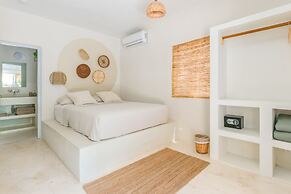 Kibayo Lagoon Villa With Palm Tree Garden Lagoon