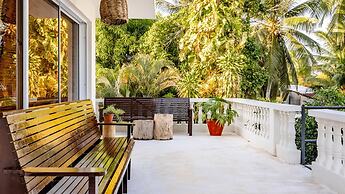 Kibayo Lagoon Villa With Palm Tree Garden Lagoon