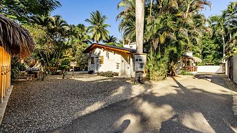 Kibayo Lagoon Villa With Palm Tree Garden Lagoon