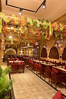 HONEYVEILS PALACE