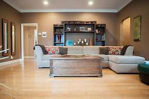 Large Groups-seq Parks Coast Wineries Skiing